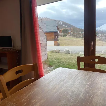 Au Rez-de-chaussee Avec Parking, Animaux Admis - Fr-1-504-581 * Le Devoluy